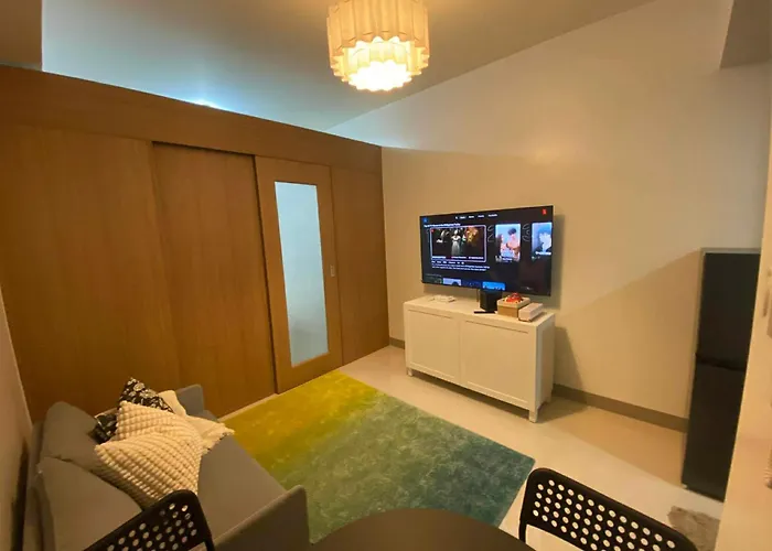 Glam Residences - Besides To Gma & Mrt Kamuning Aparthotel Manila