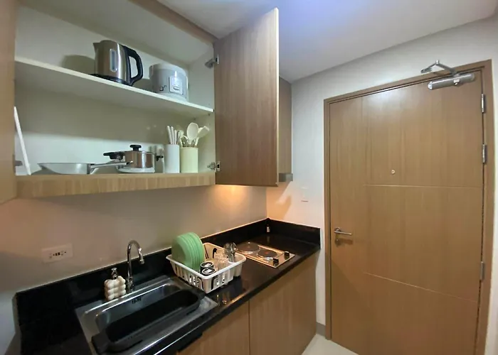 Glam Residences - Besides To Gma & Mrt Kamuning Aparthotel